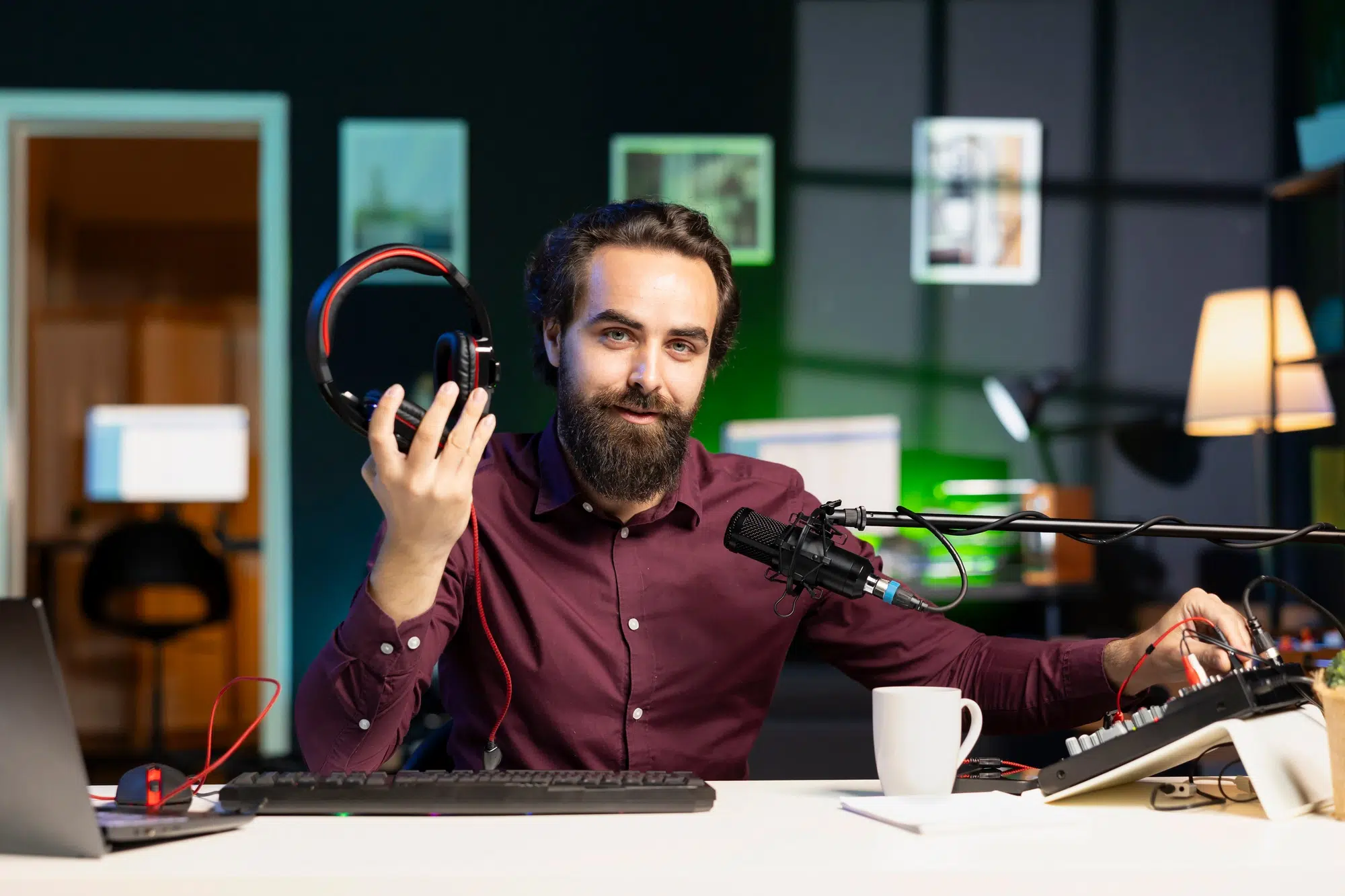 Tech expert testing headphones, review them for online streaming platforms