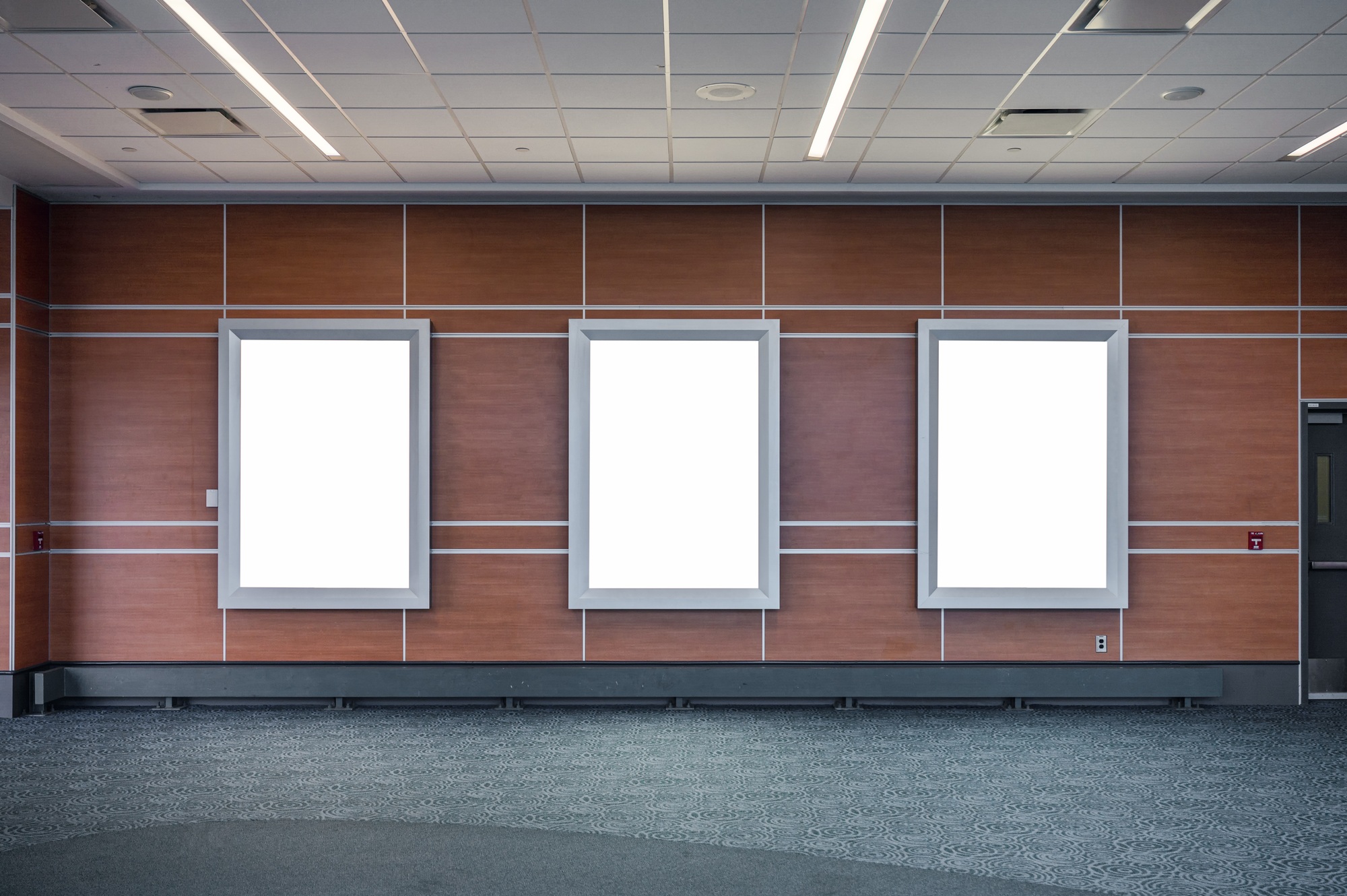 Optimiser la visibilité des commerces grâce aux enseignes lumineuses innovantes