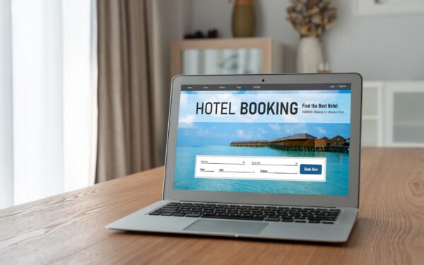 4 raisons pour lesquelles un site web professionnel est devenu incontournable pour les acteurs du tourisme