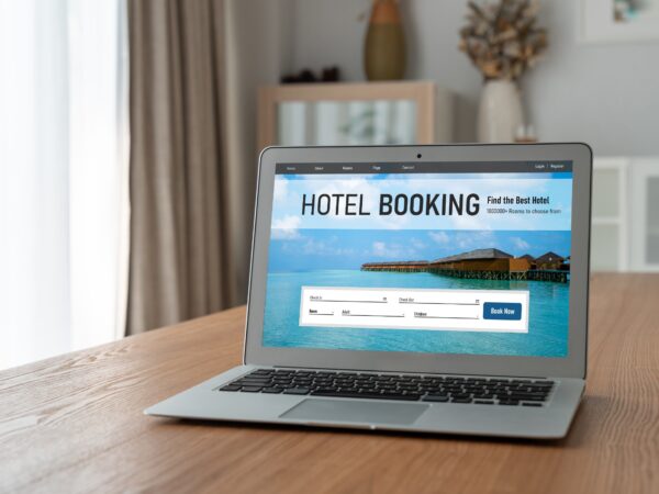 4 raisons pour lesquelles un site web professionnel est devenu incontournable pour les acteurs du tourisme
